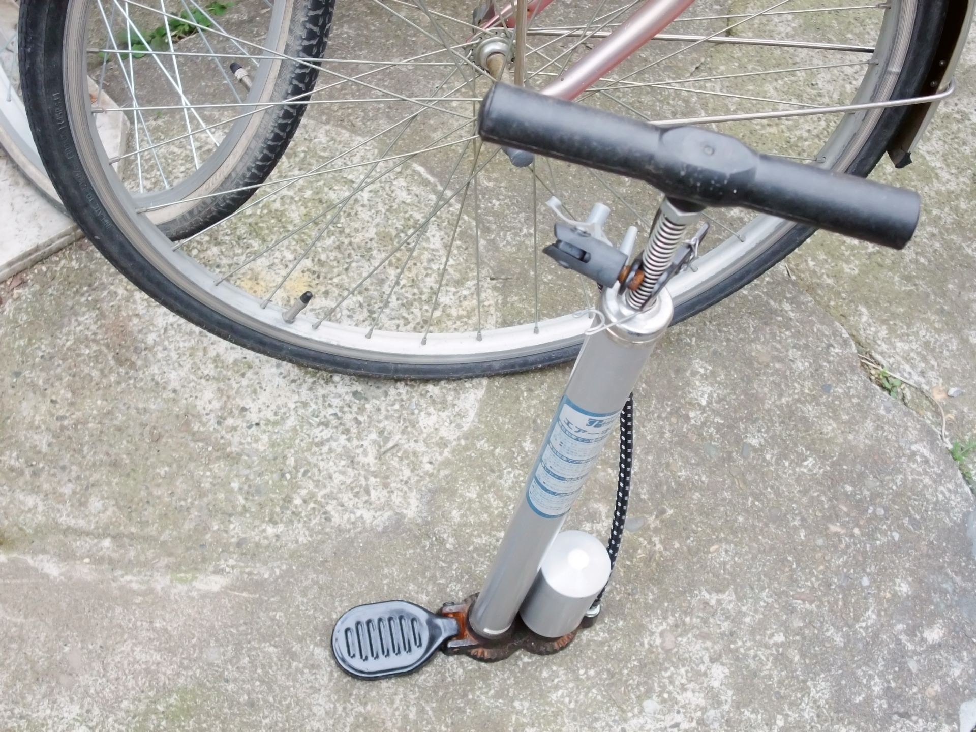 自転車の空気入れ方のコツ【ママチャリ】でも適正な空気圧を