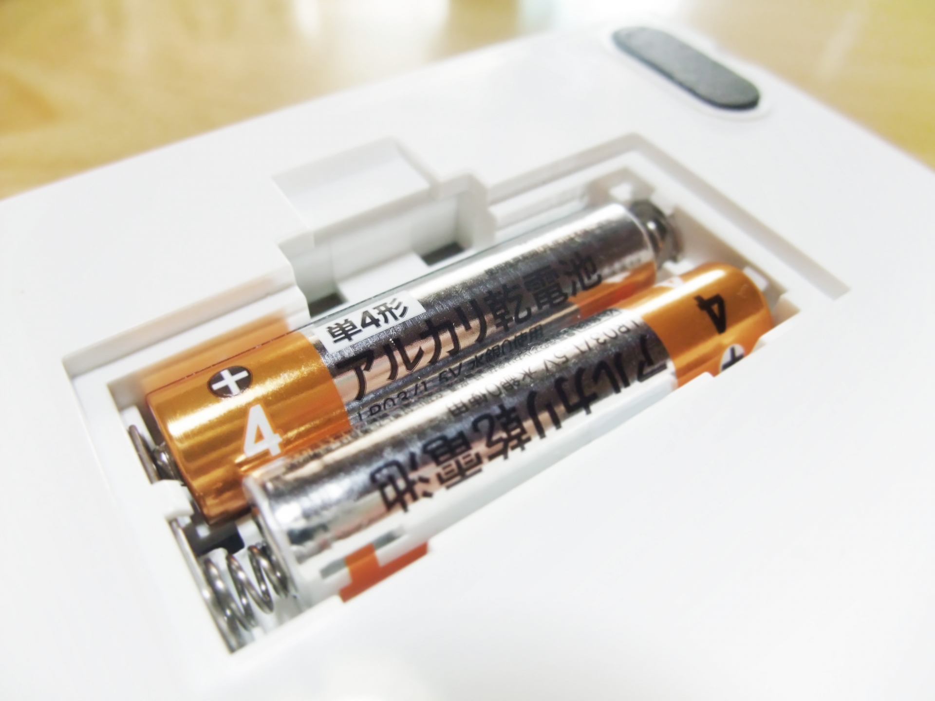 アルカリ電池とマンガン電池の違いと使い分け・使用上の注意点